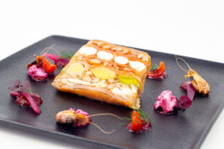 Marbré de crustacés, saumon fumé et gelée au chardonnay